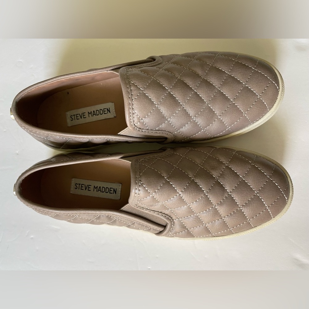 Steve Madden slip on shoes